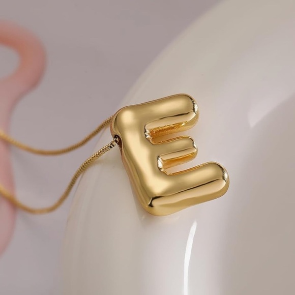 BRAND NEW, STILL IN THE PACKAGE Trendy Bubble Initial Charm and Necklace - Picture 2 of 2
